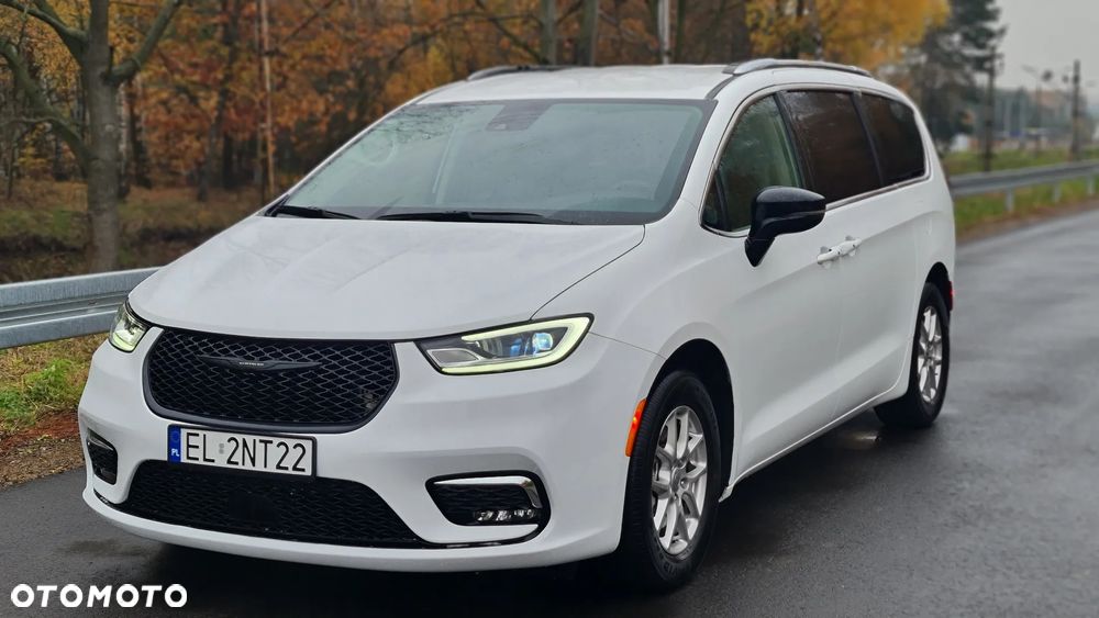 Chrysler Pacifica - 4