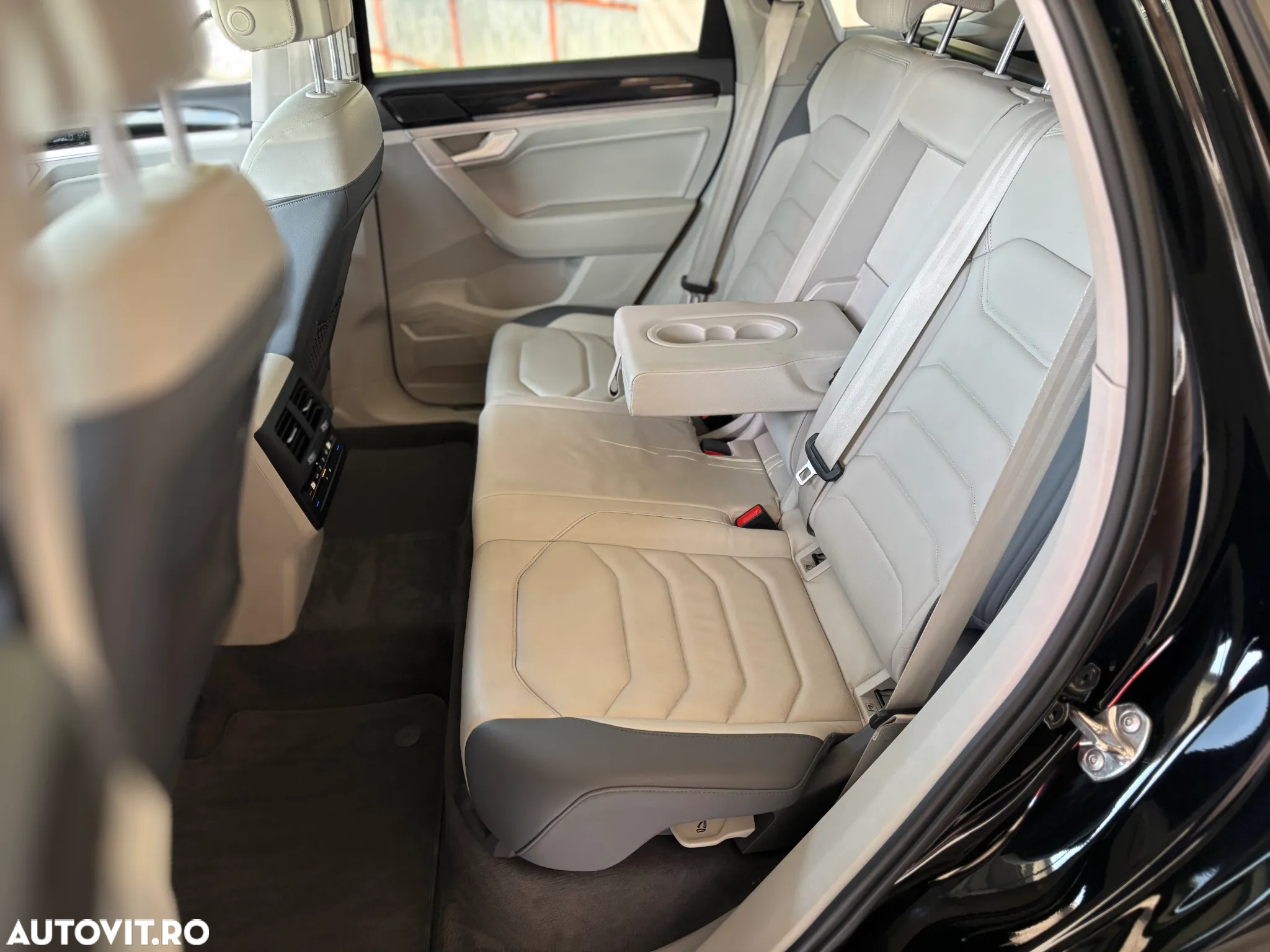 Volkswagen Touareg V6 TDI Elegance - 10