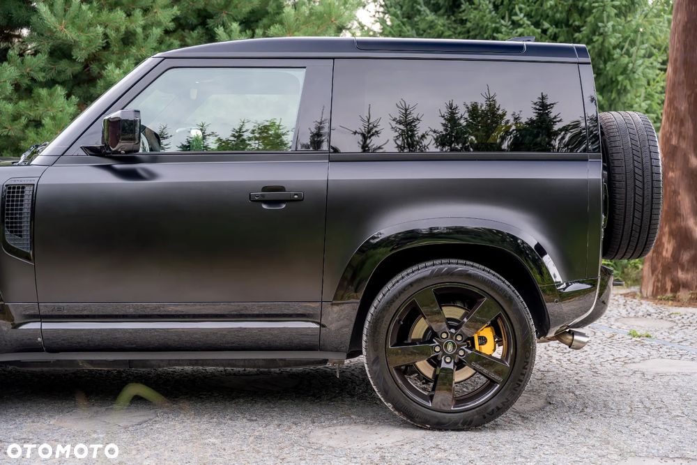 Land Rover Defender - 17