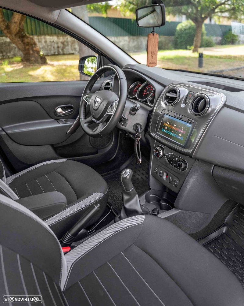 Dacia Sandero Stepway TCe 90 Prestige - 27