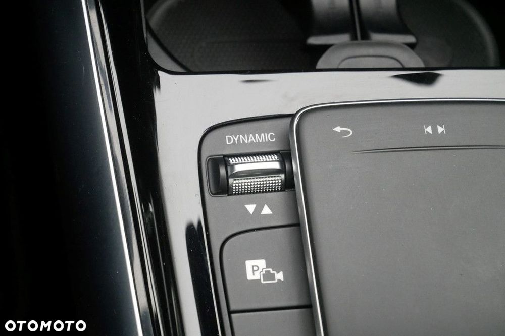 Mercedes-Benz GLA - 23