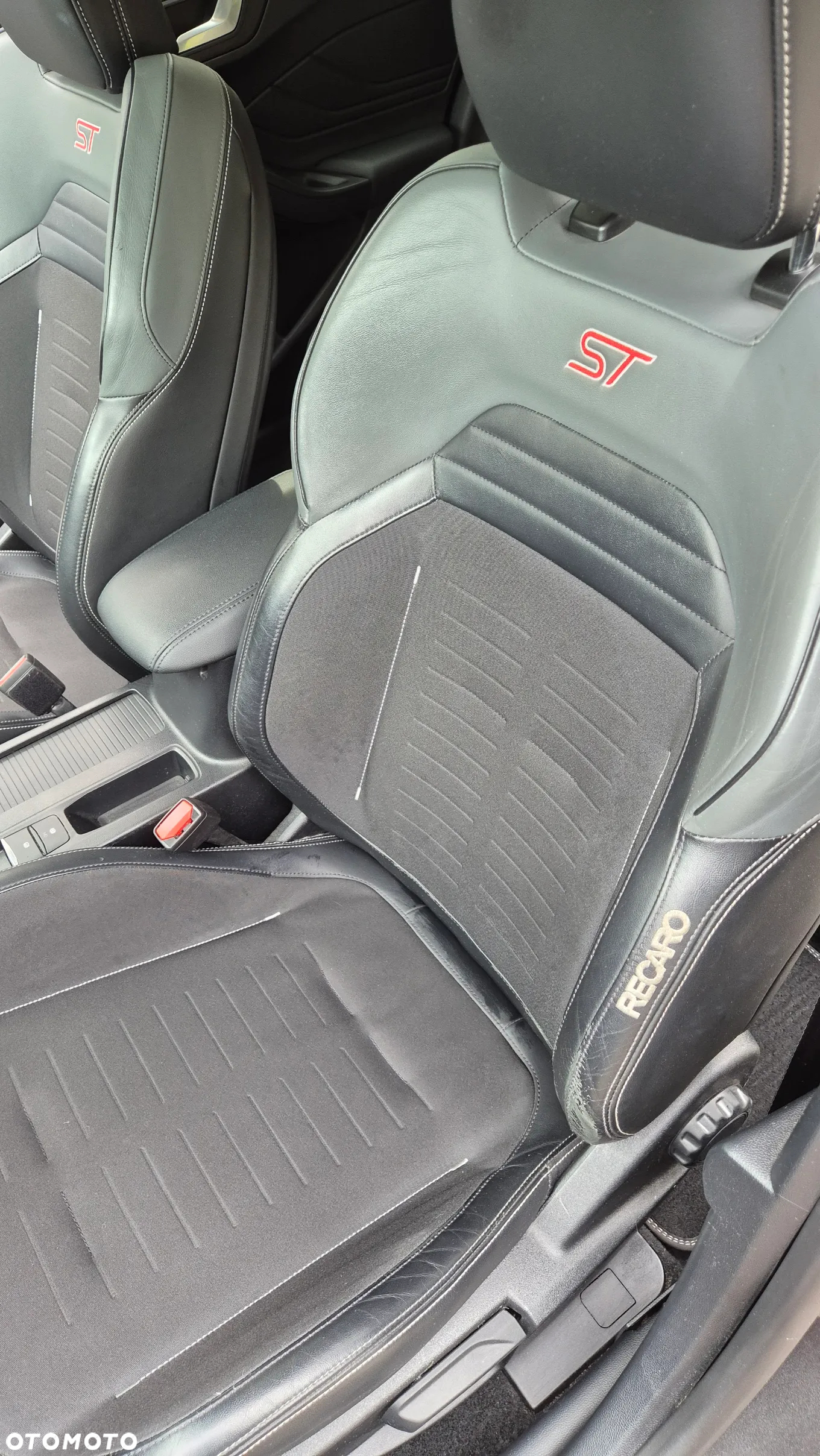 Ford Focus 2.0 EcoBlue ST - 12