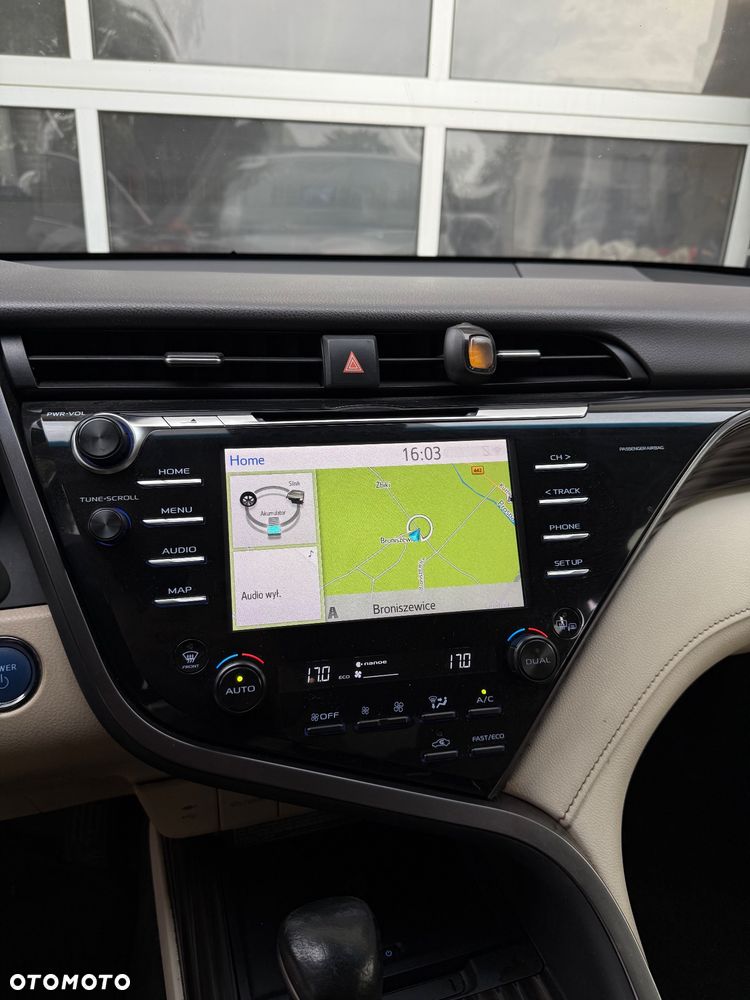 Toyota Camry - 10