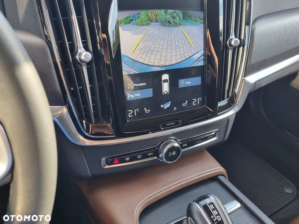 Volvo V90 Cross Country - 34