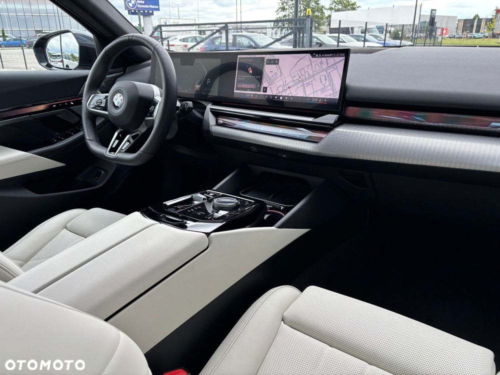 BMW Seria 5 520d xDrive mHEV M Sport - 38