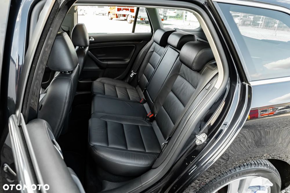 Volkswagen Golf 1.6 TDI DPF DSG Highline - 21