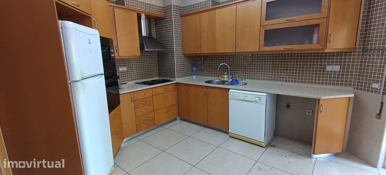Apartamento T2 com varanda e garagem em Tavira - Grande imagem: 2/7