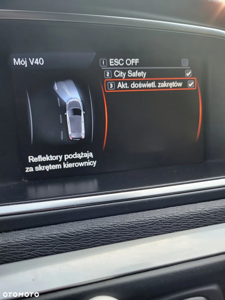 Volvo V40 D2 R Design - 30