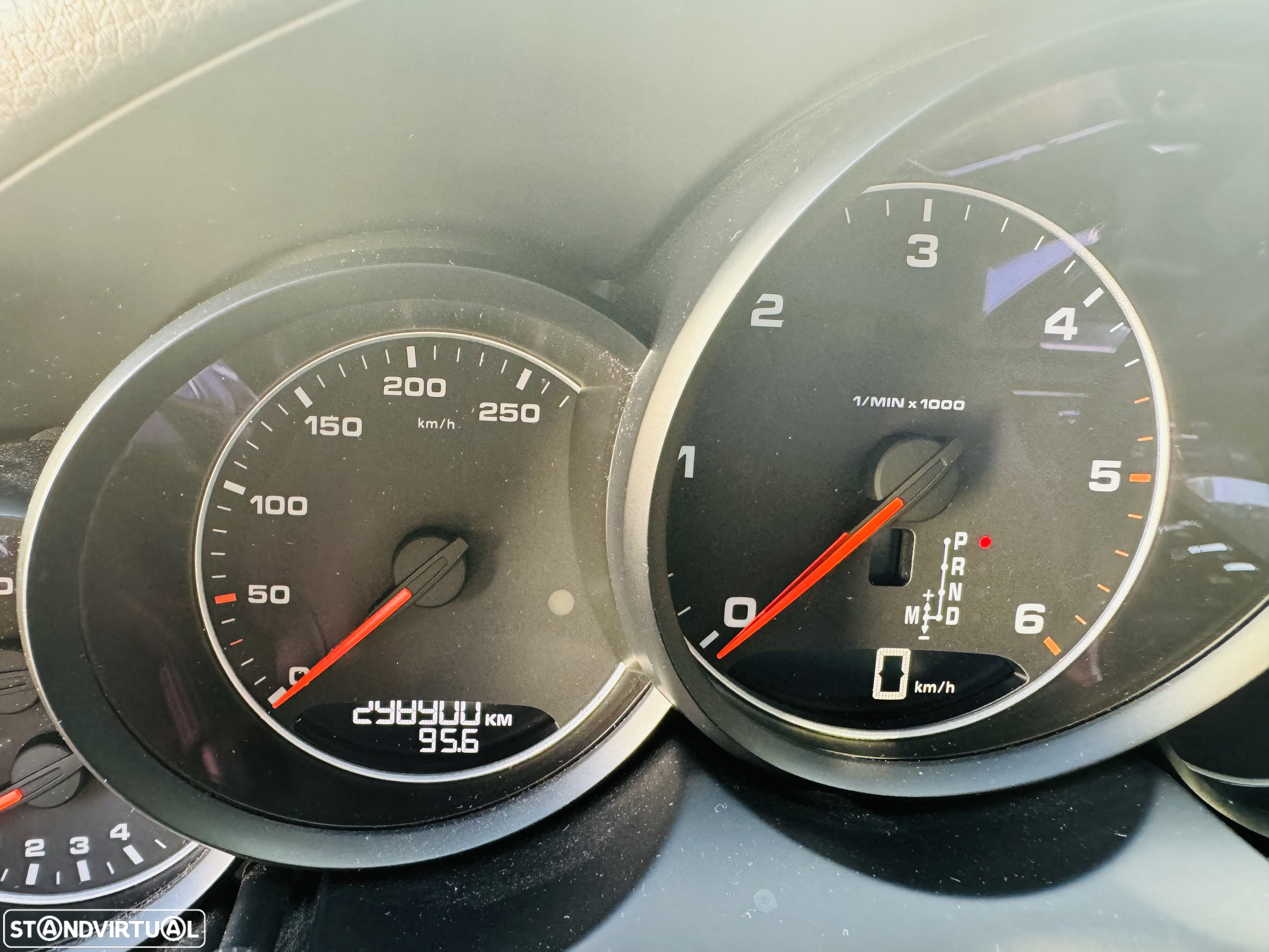 Porsche Cayenne Platinum Edition - 10