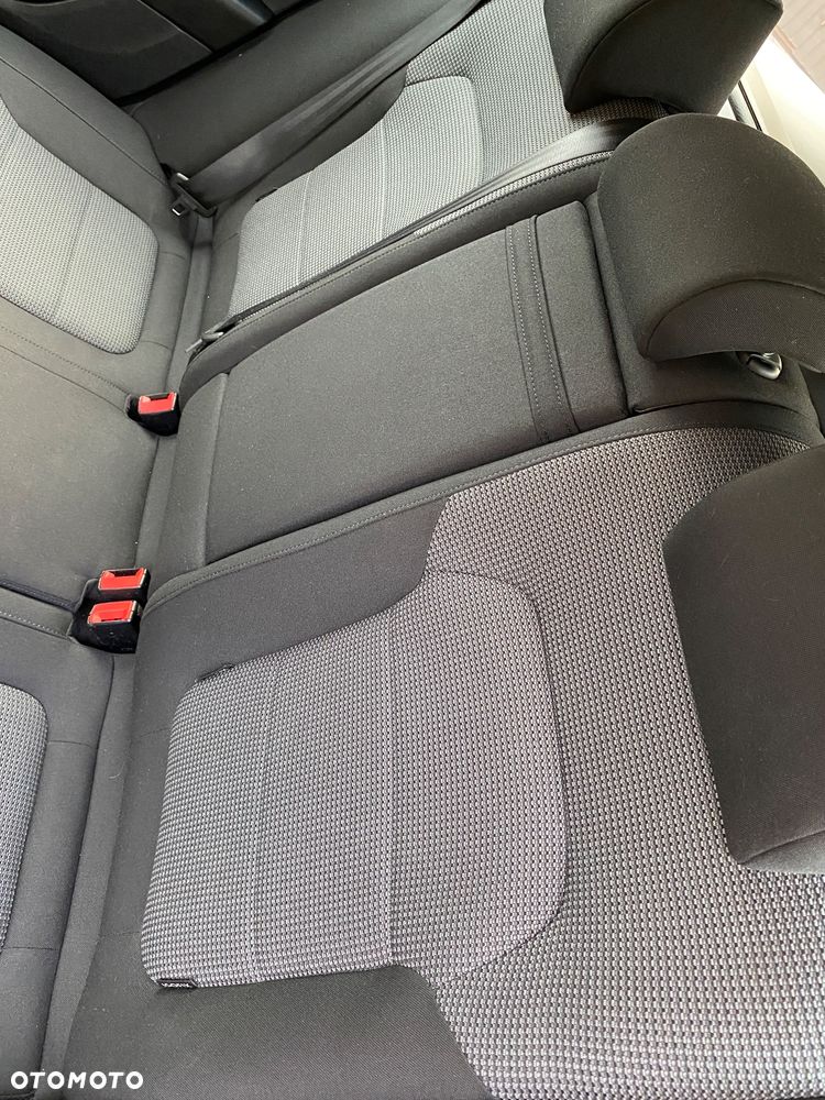 Volkswagen Passat 2.0 TDI DSG BlueMotion Technology Comfortline - 16