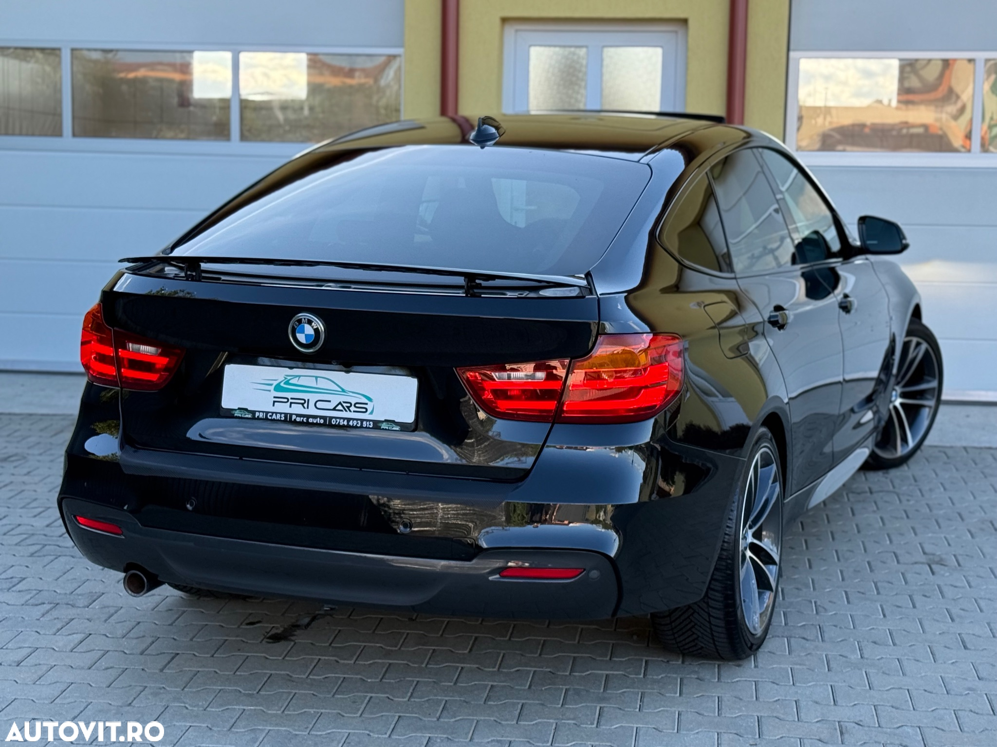 BMW Seria 3 320d GT Aut. - 3