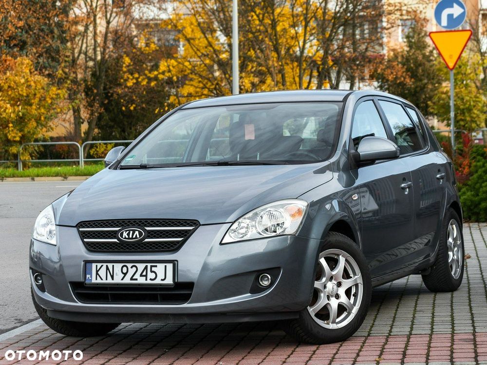 Kia Ceed 1.4 CVVT Attract - 1