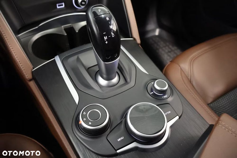 Alfa Romeo Stelvio 2.2 JTDM Q4 - 6