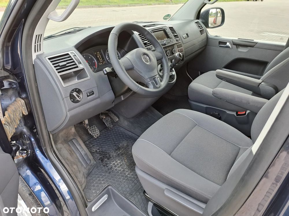 Volkswagen Multivan - 15