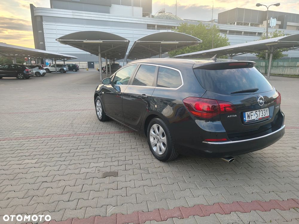 Opel Astra 1.6 T SIDI Sport S&S - 11