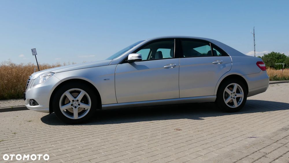 Mercedes-Benz Klasa E 250 CGI BlueEFFICIENCY Elegance - 10