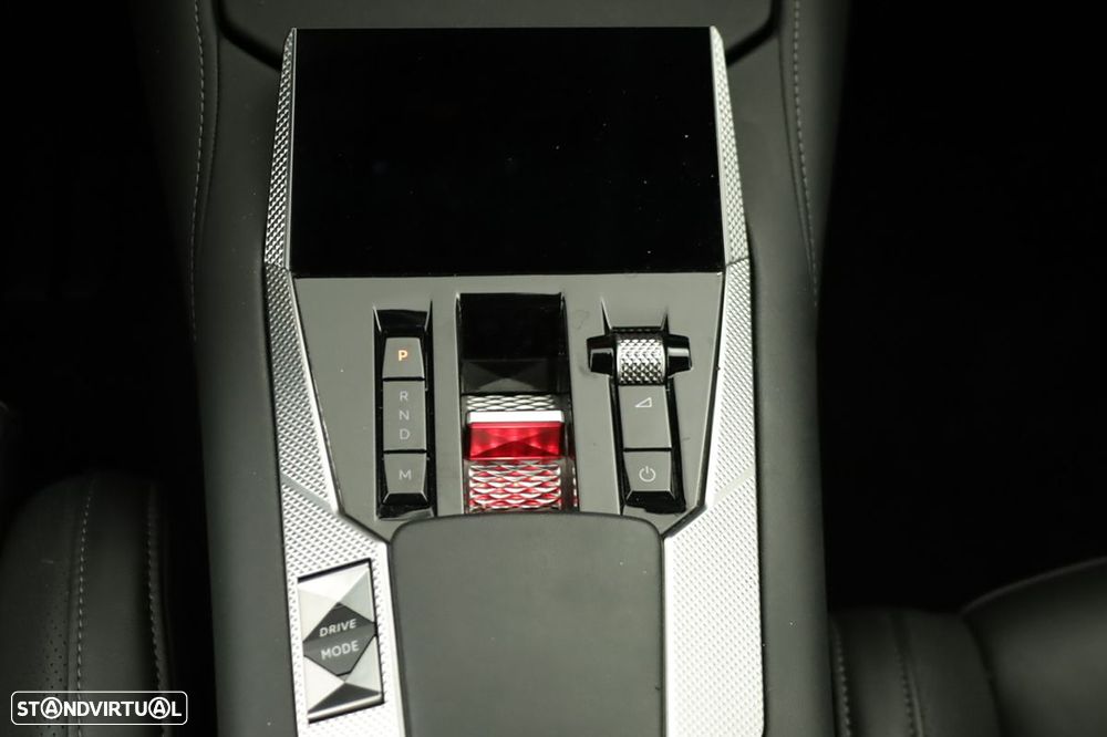 DS DS4 1.5 BlueHDi Trocadero Cross EAT8 - 13