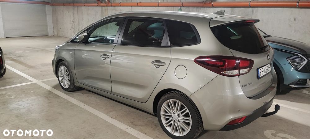 Kia Carens - 6