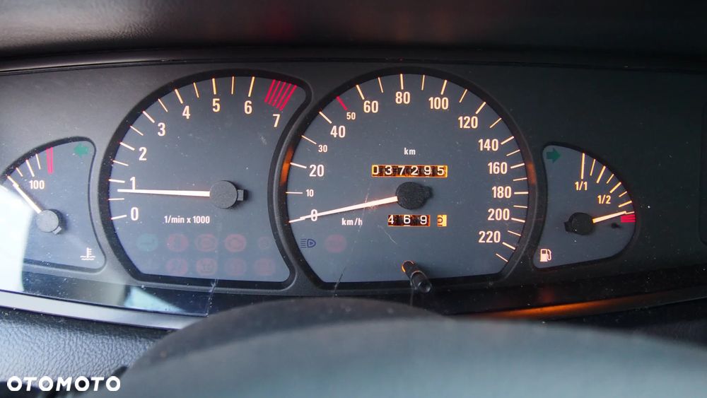 Opel Omega 2.2 Elegance - 31