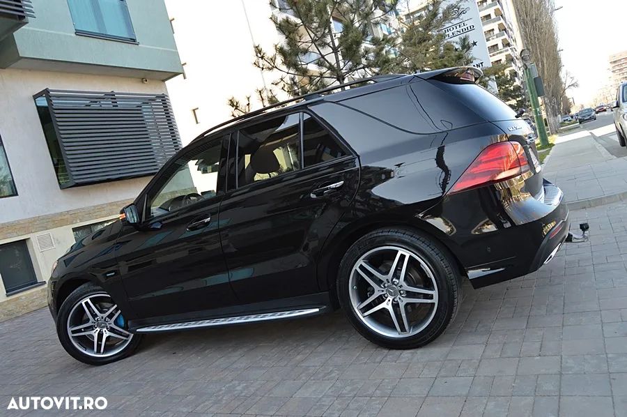Mercedes-Benz GLE 500 e 4MATIC - 29