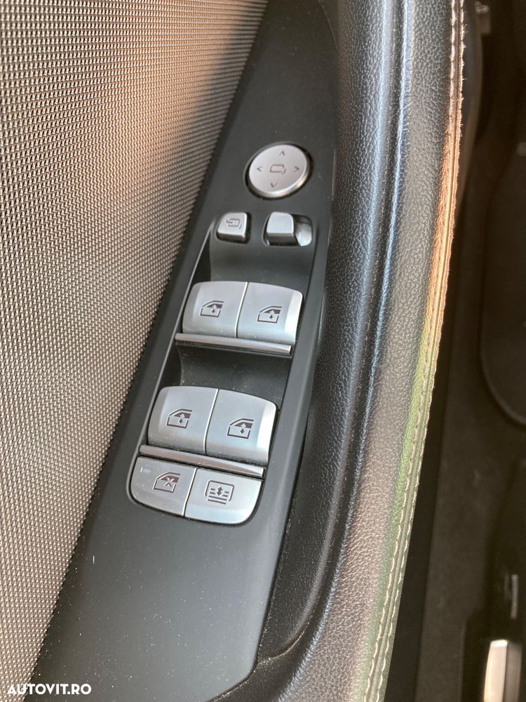 BMW Seria 8 - 26