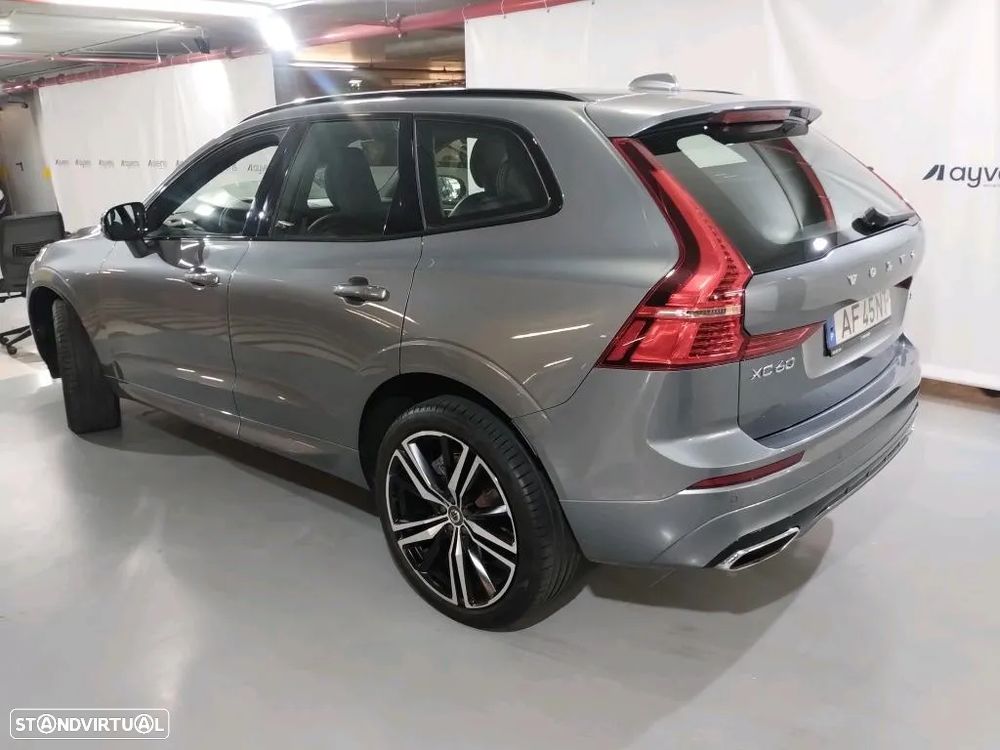 Volvo XC 60 2.0 B4 R-Design - 2