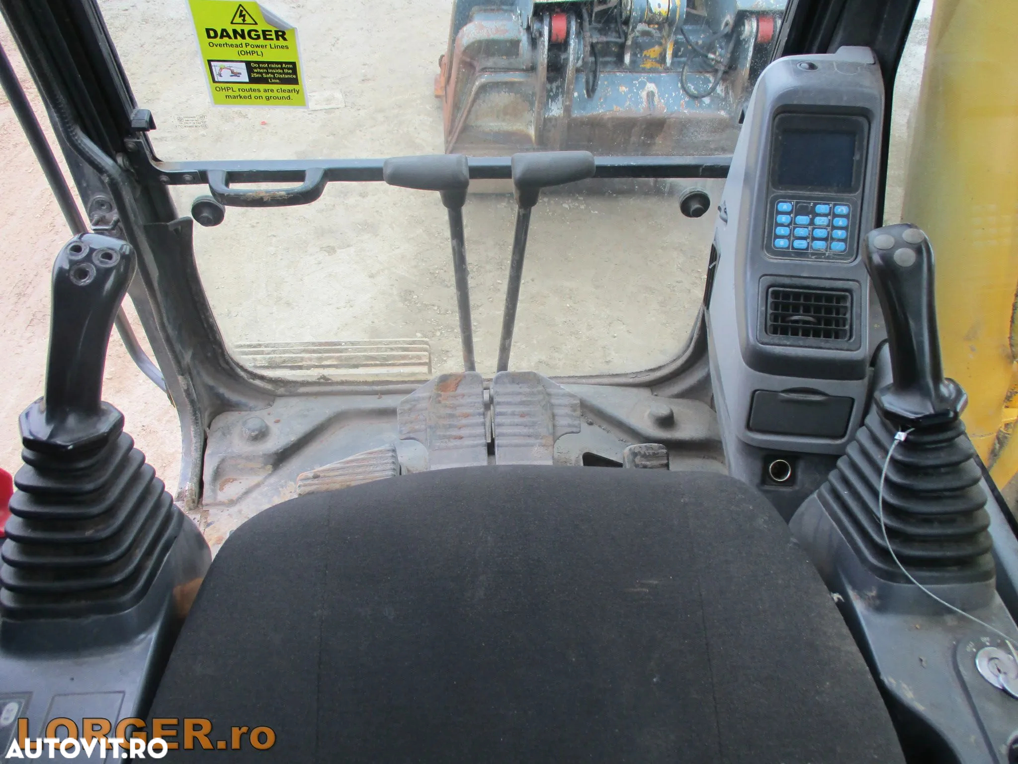 Komatsu PC 290 Front/Face - 11