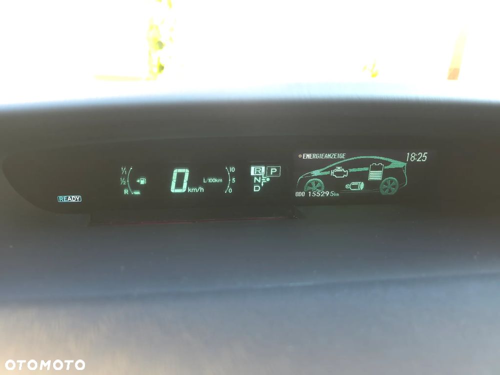 Toyota Prius (Hybrid) - 29