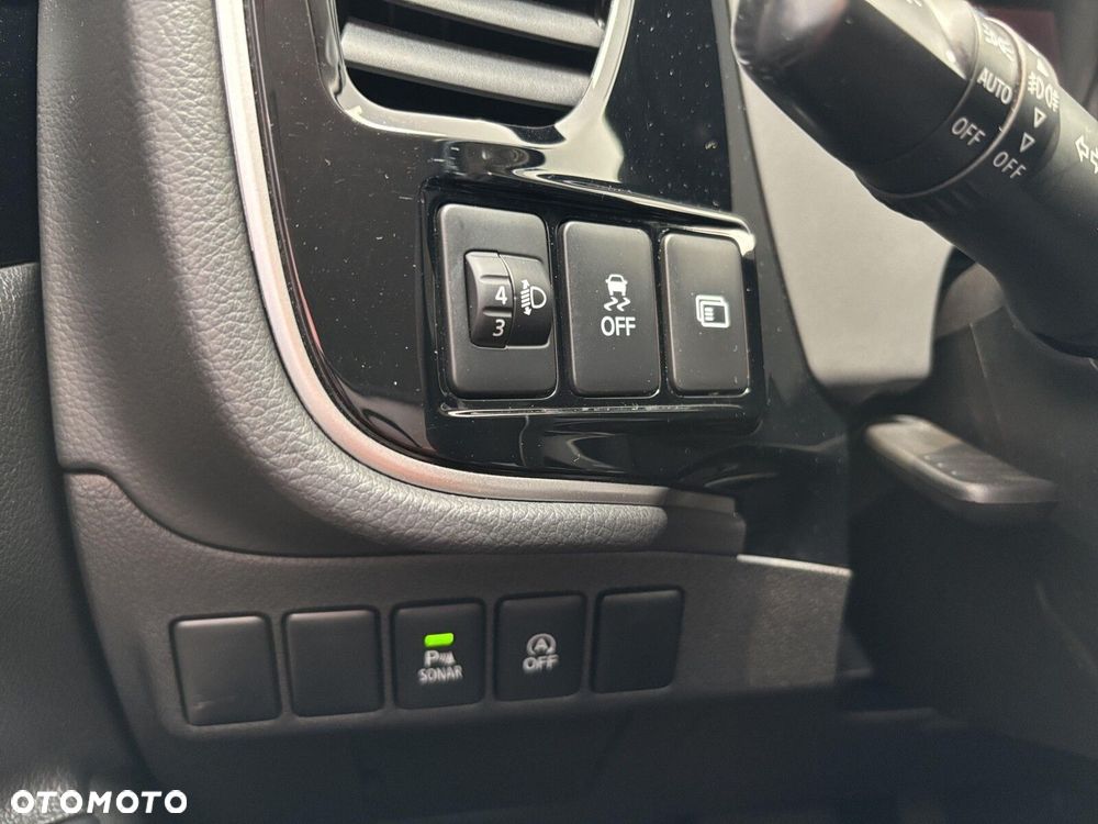 Mitsubishi Outlander - 24