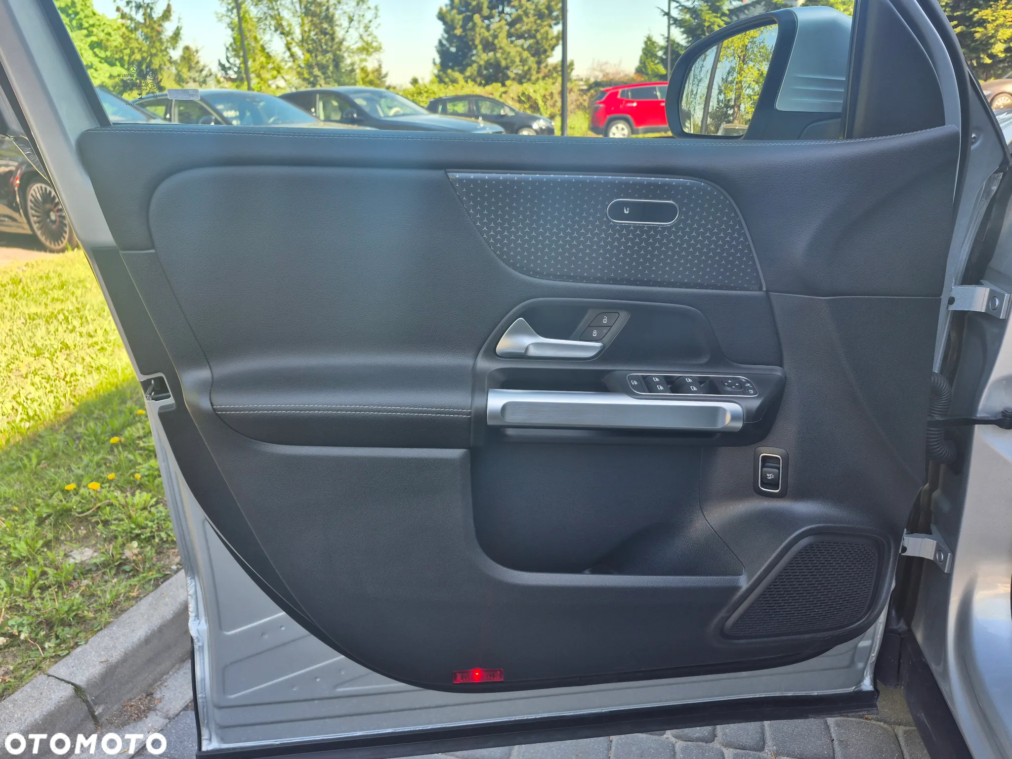 Mercedes-Benz GLB 200 Progressive 7G-DCT - 16