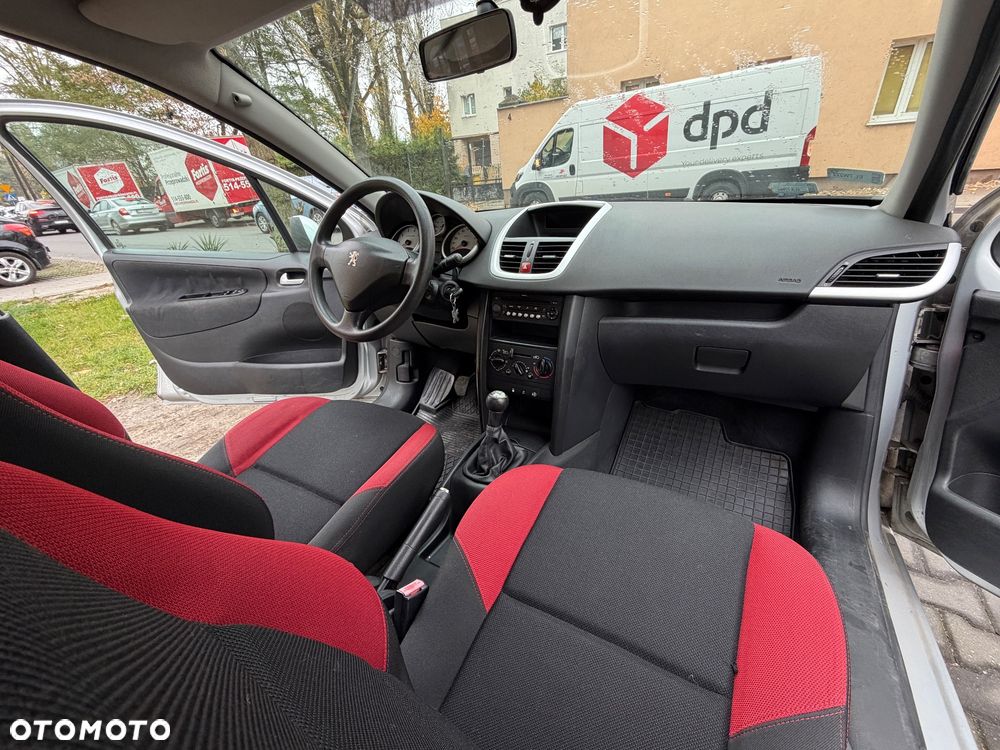 Peugeot 207 - 12