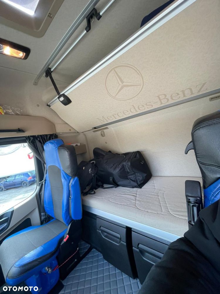 Mercedes-Benz Actros MP4 - 5