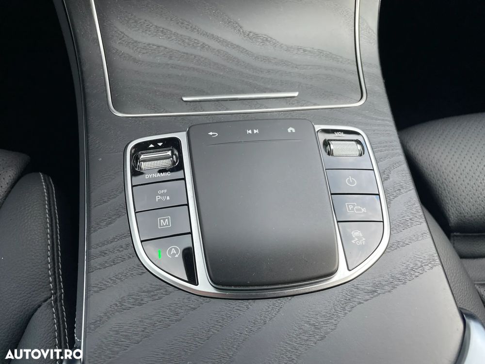 Mercedes-Benz GLC Coupe 300 4MATIC MHEV - 11