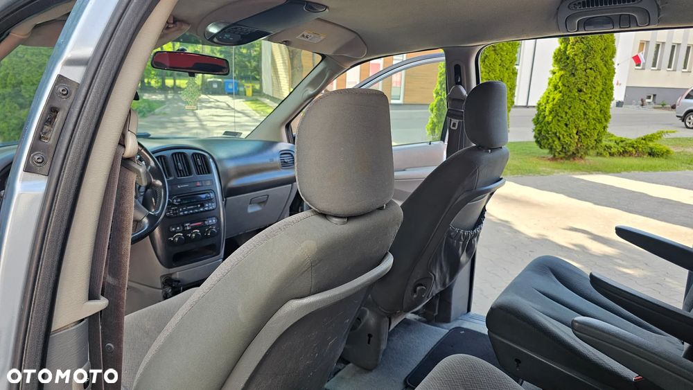 Dodge Grand Caravan - 13