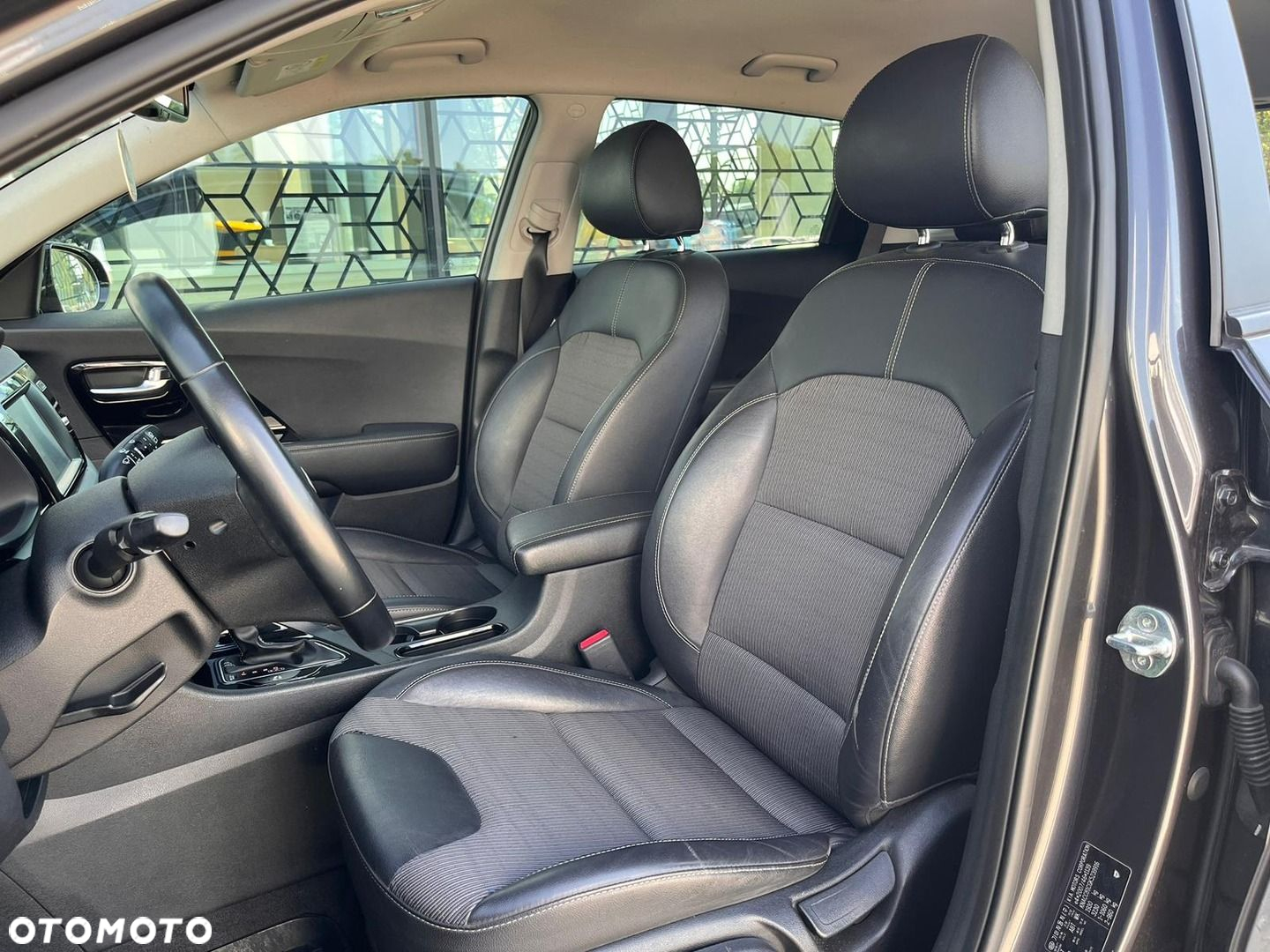 Kia Niro 1.6 GDI Hybrid L - 6