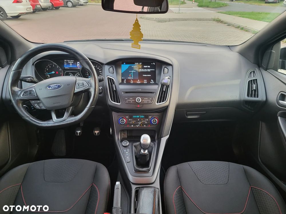 Ford Focus 1.5 EcoBoost Black Edition ASS - 5