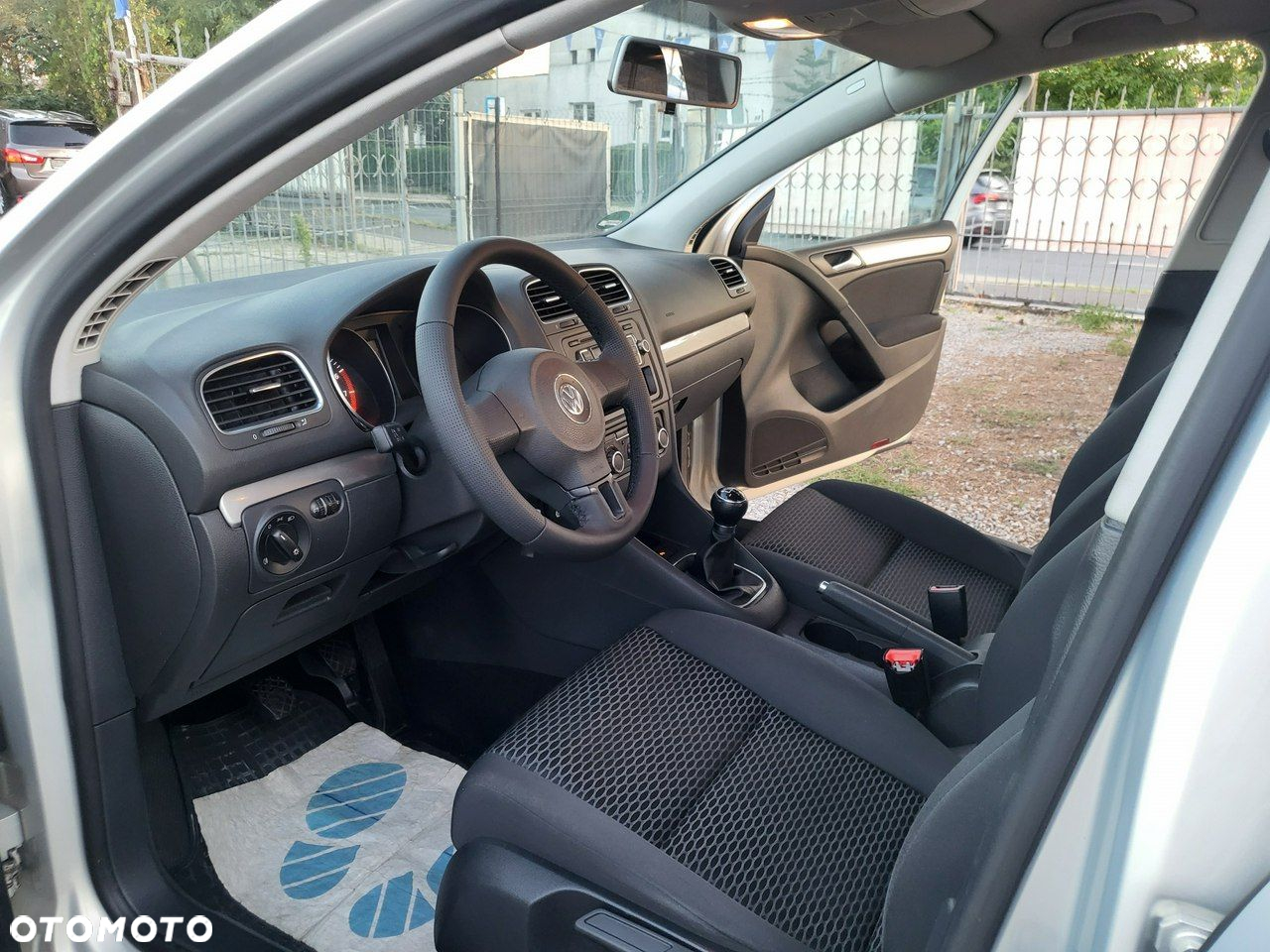 Volkswagen Golf - 14