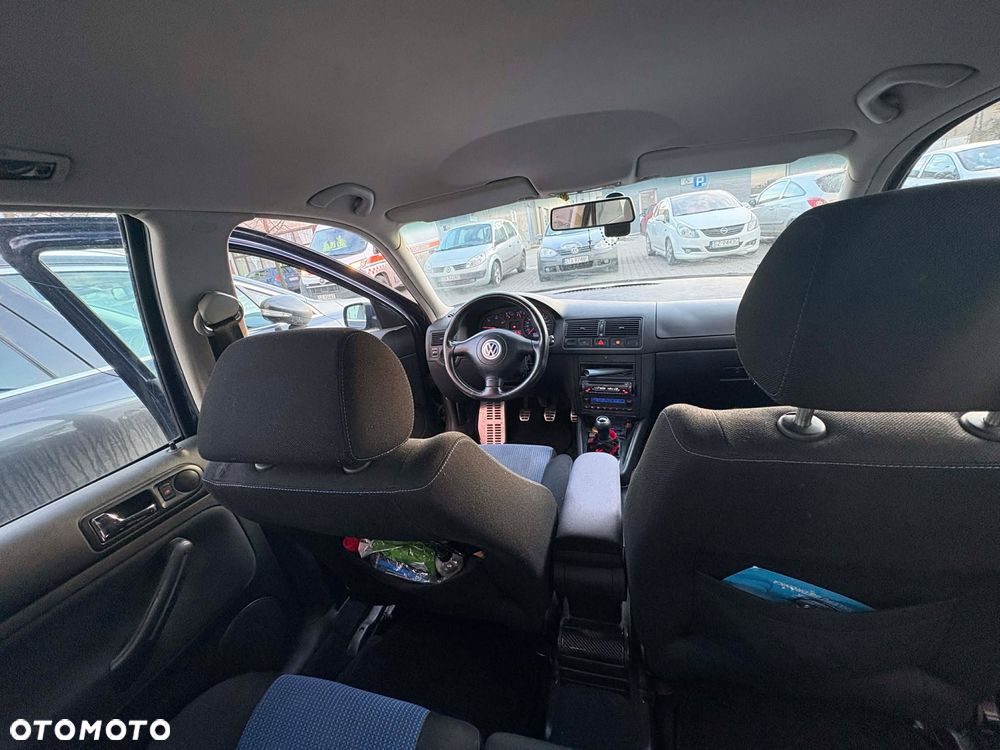 Volkswagen Golf - 11
