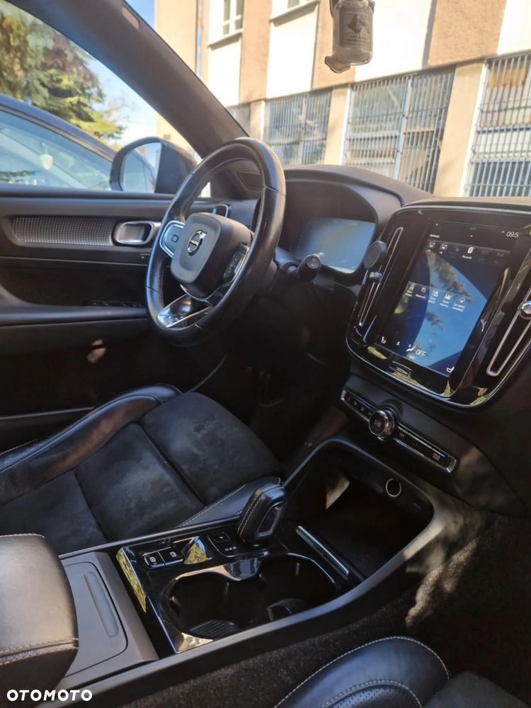 Volvo XC 40 D4 AWD R-Design - 10