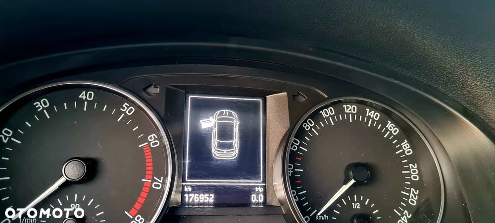 Skoda RAPID 1.2 TSI (Green tec) Cool Edition - 4