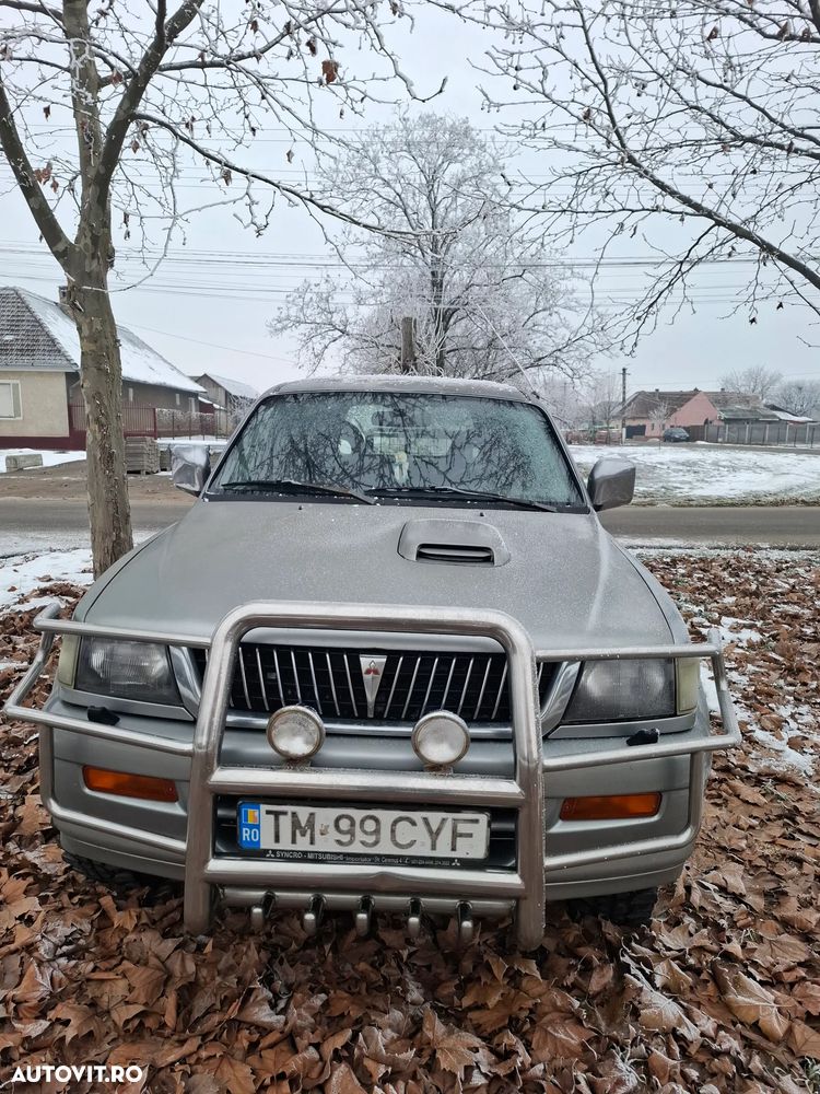 Mitsubishi Pajero - 2