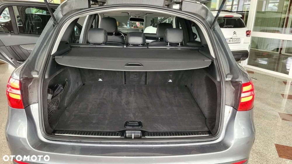 Mercedes-Benz GLC - 32