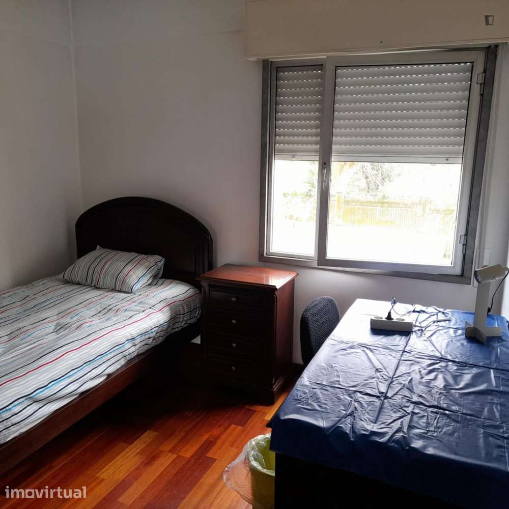 Quarto - localizado em Carnide Lisbon - Grande imagem: 2/17