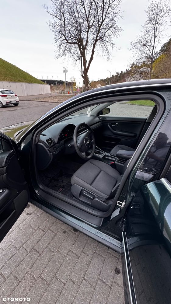 Audi A4 Limousine - 11