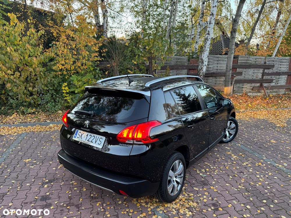 Peugeot 2008 1.2 Pure Tech Style EU6 - 17