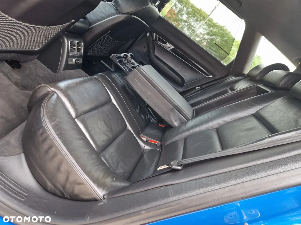 Audi A6 Avant 2.4 quattro - 10