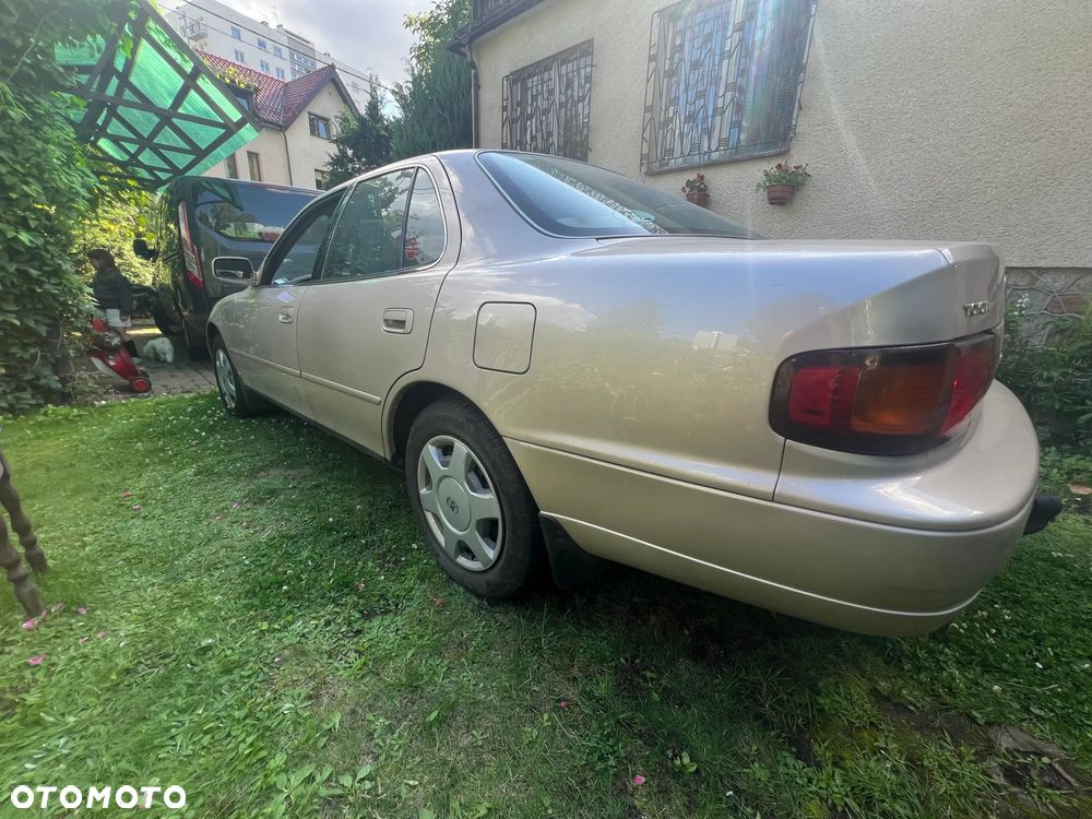 Toyota Camry 3.0 V6 LE - 21