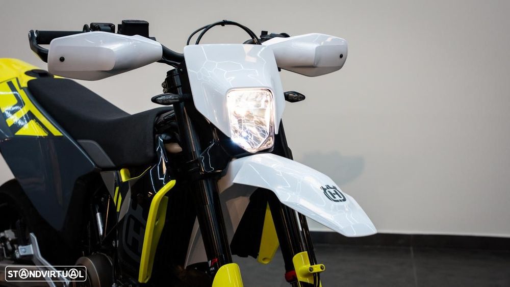 Husqvarna 701 Supermoto - 7