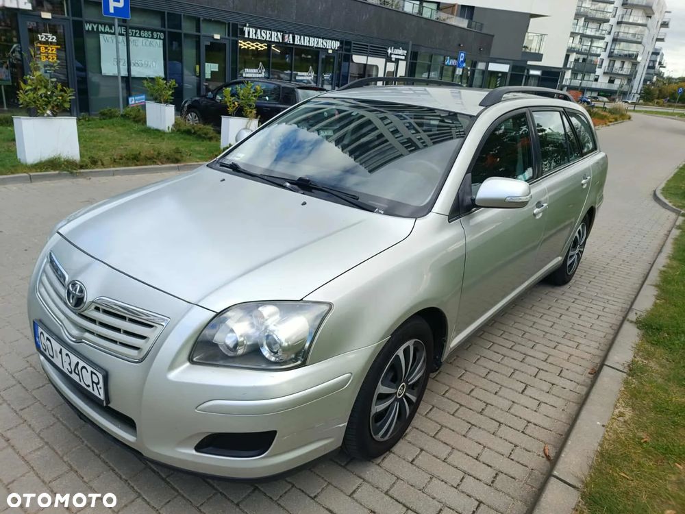 Toyota Avensis 2.0 D-4D Sol Premium - 1