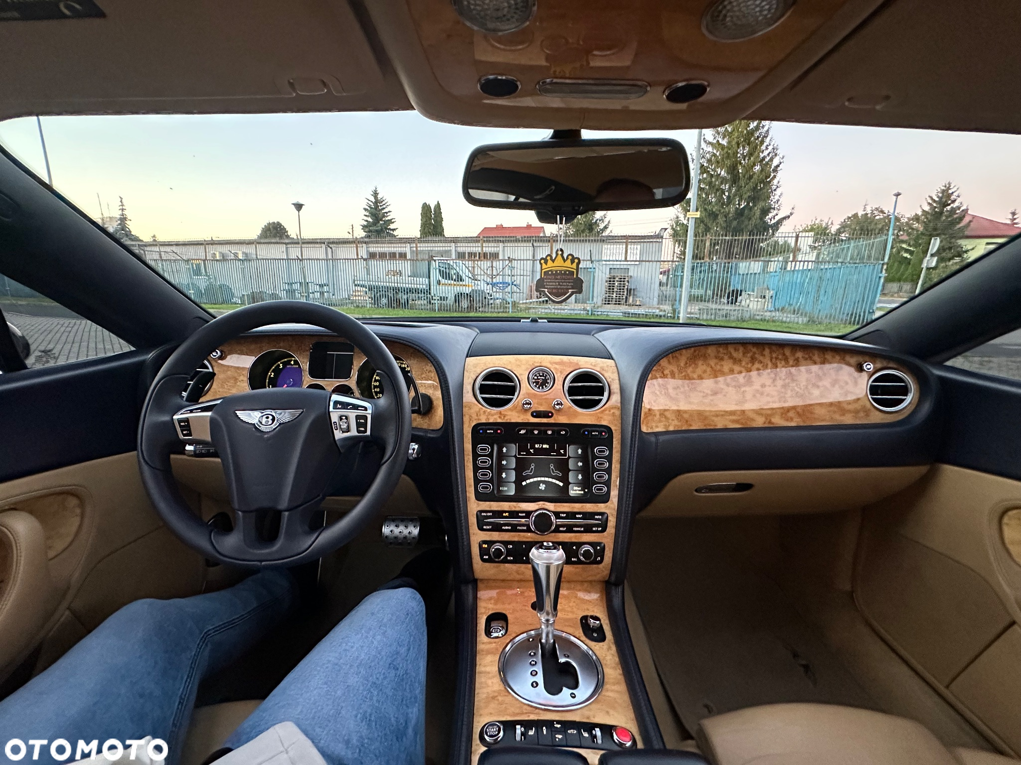Bentley Continental GT Standard - 38